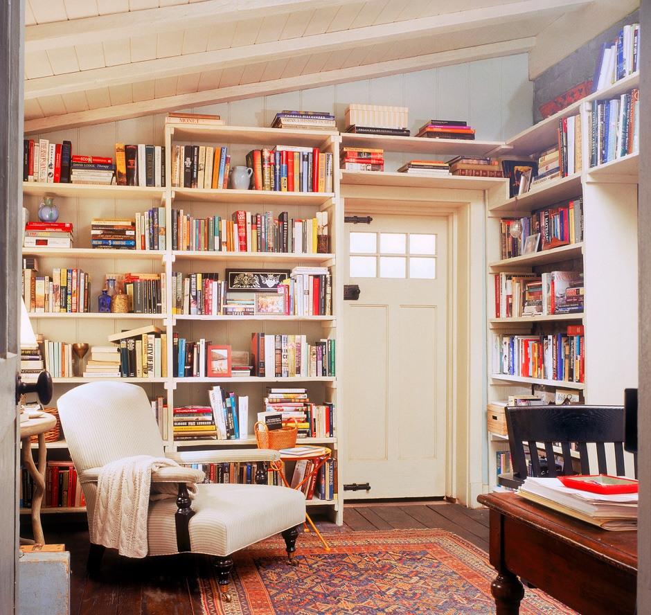 cozy sitting room with bookshelves