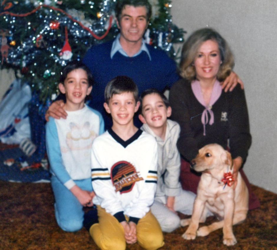 scott family portrait with dog