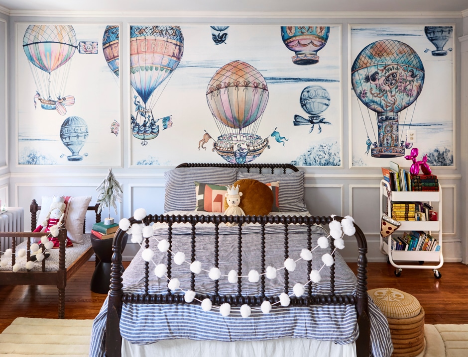 daughter's bedroom with hot air balloon mural