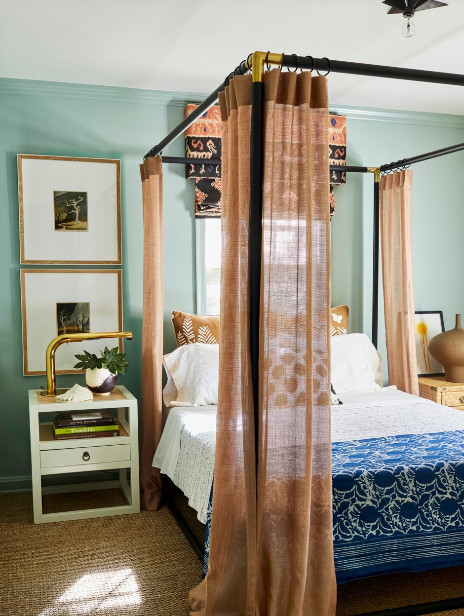 guest room with canopy bed