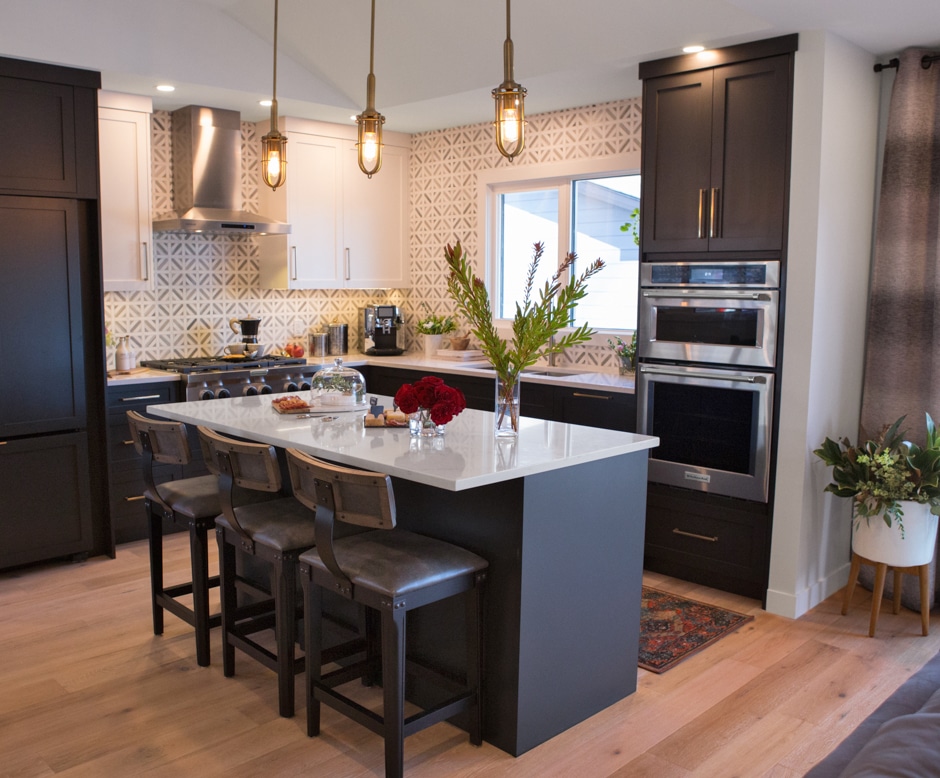 kitchen with custom tile backsplash