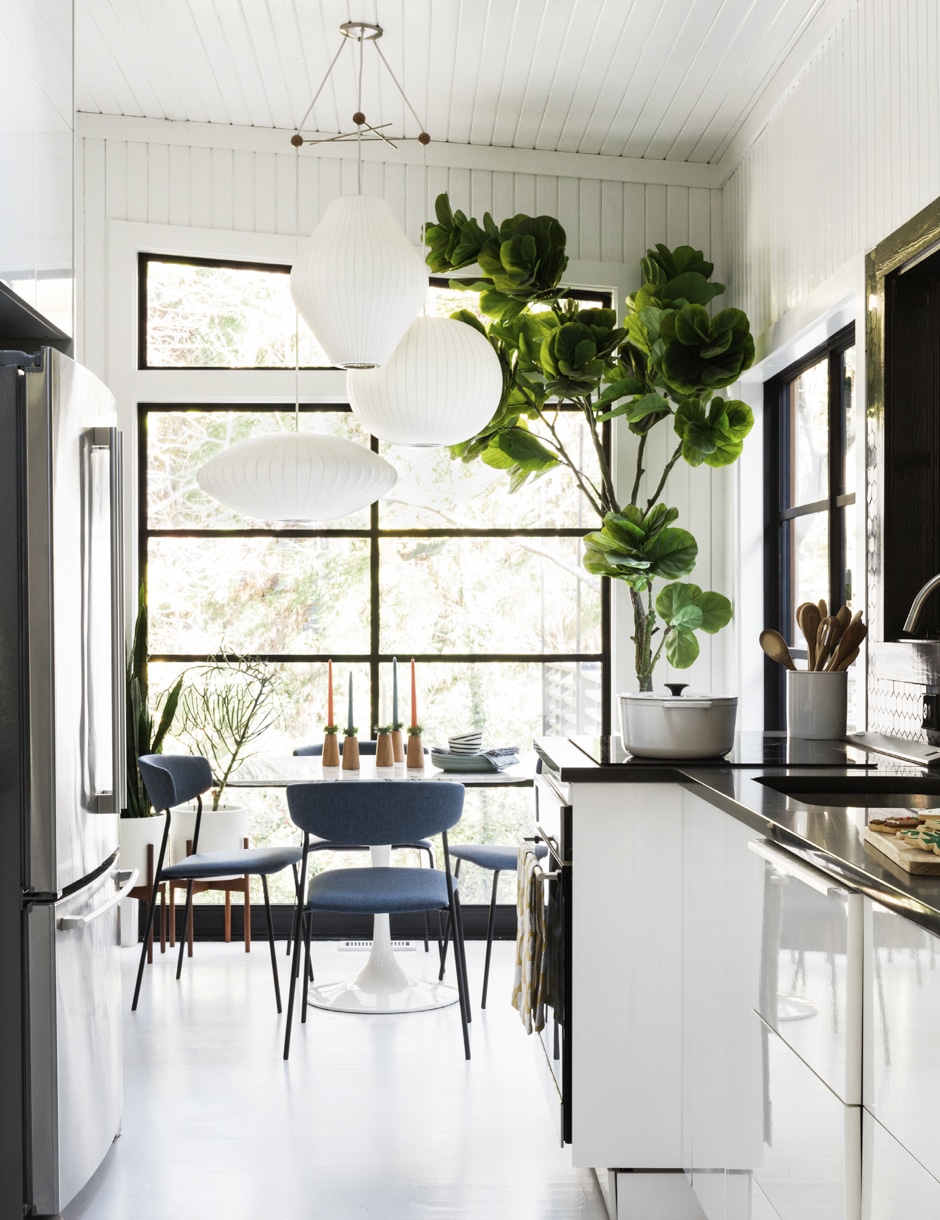 mid-century modern black and white kitchen