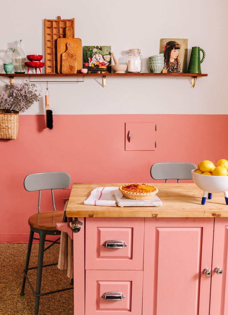 vintage coral kitchen with open shelves