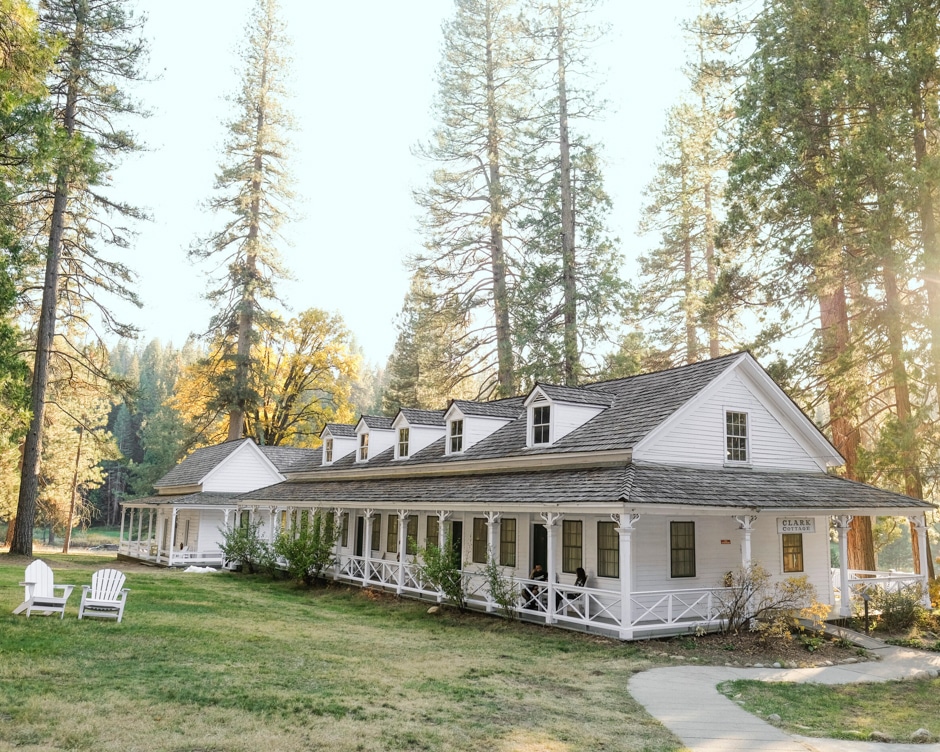 wawona hotel exterior shot yosemite