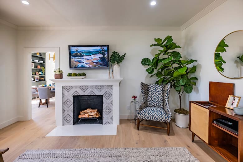Patterned fireplace in living room