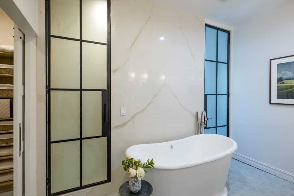 modern-bathroom-with-freestanding-bathtub