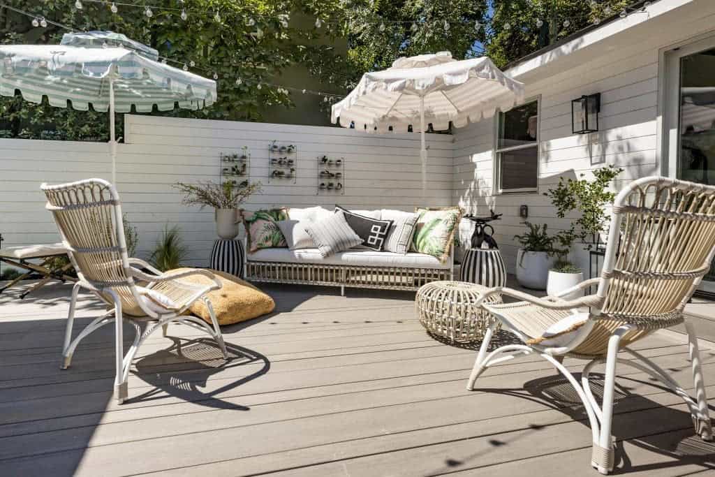 cozy-outdoor-patio-design