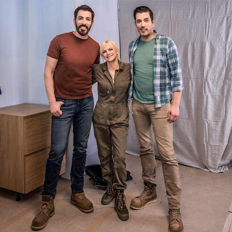 drew scott, jonathan scott, and anna faris on celebrity iou
