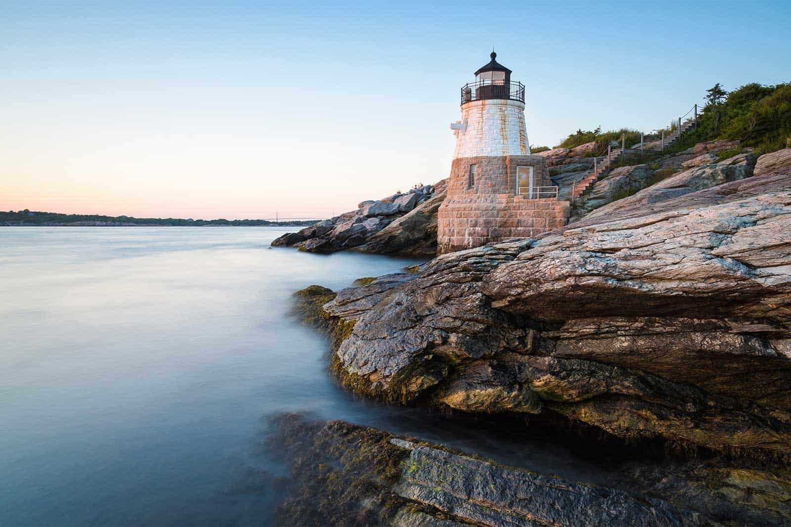 cliffside rhode island lighthouse