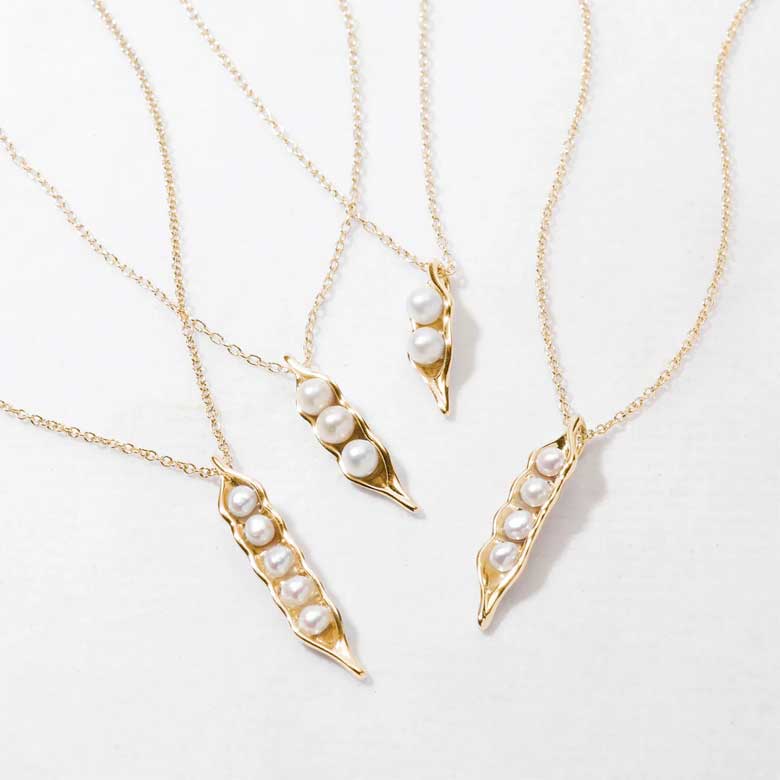 gold plated peas in a pod mom necklace