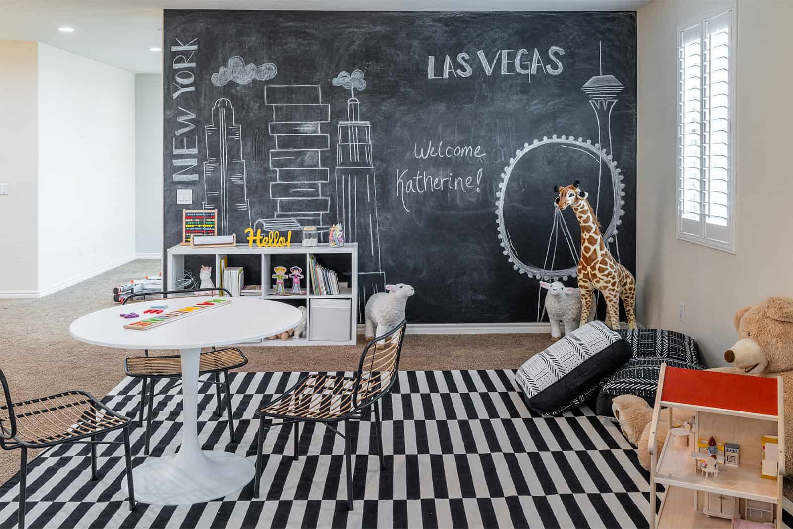 big chalkboard wall kids' playroom ideas