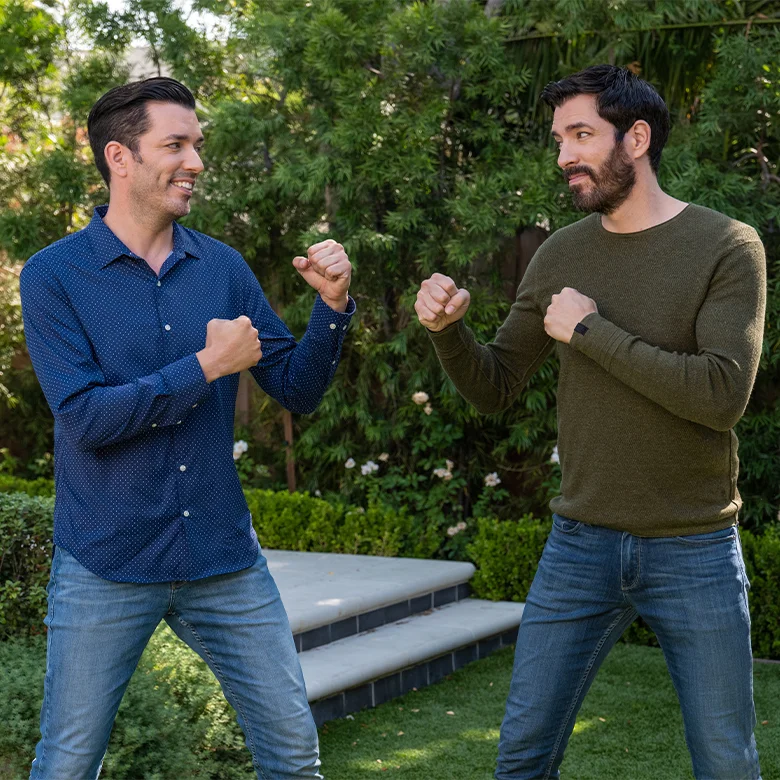 drew and jonathan play-fight on ask your brothers, answering how to deal with annoying neighbors
