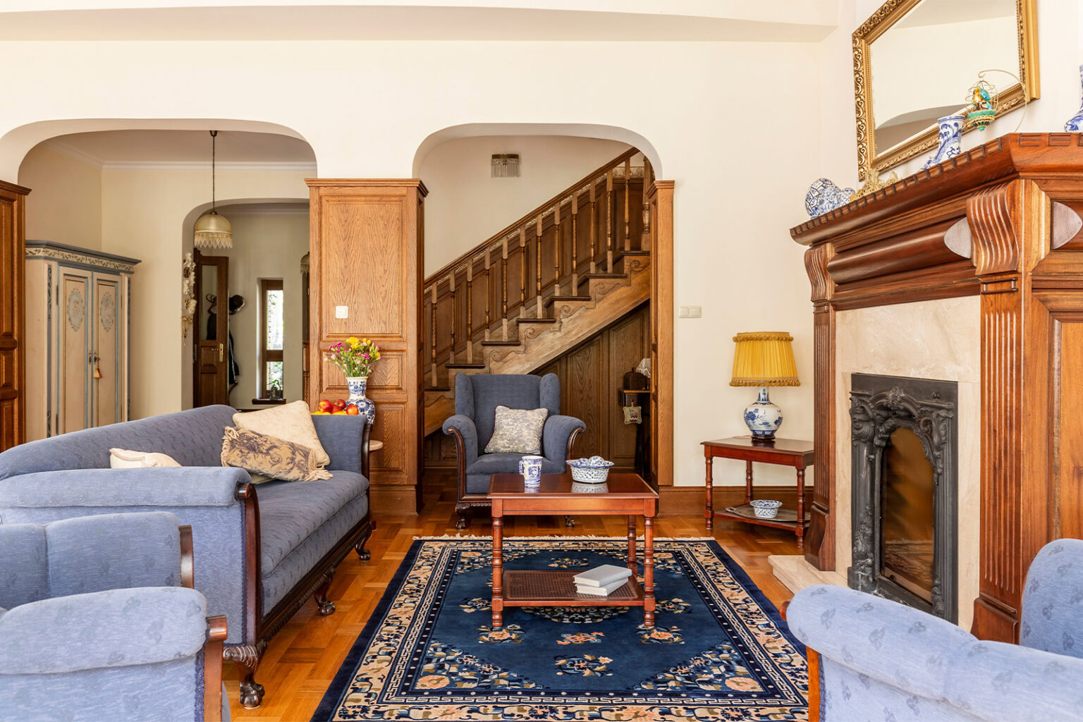 What Is Traditional Interior Design? Its History, Styles, and More