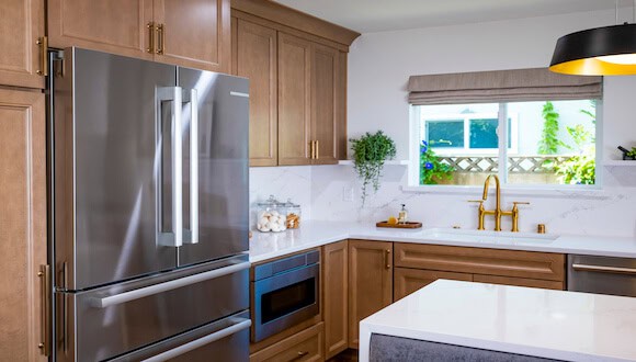 Kitchen refrigerator and microwave